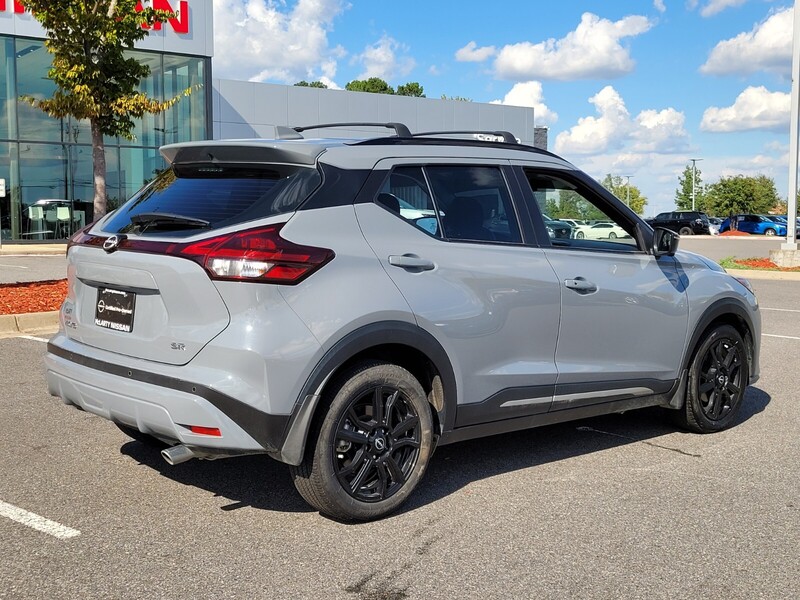 2024 Nissan Kicks SR photo 3