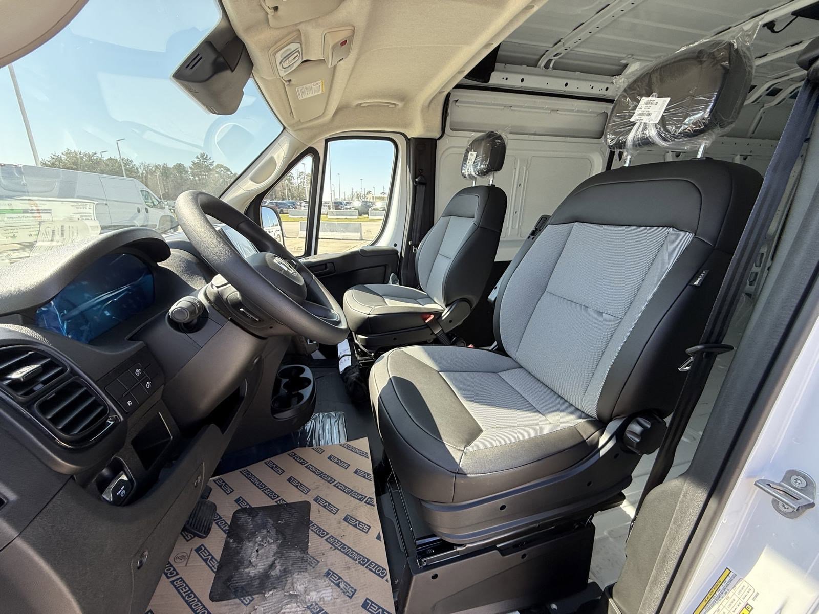 2025 Ram ProMaster 2500 photo 14