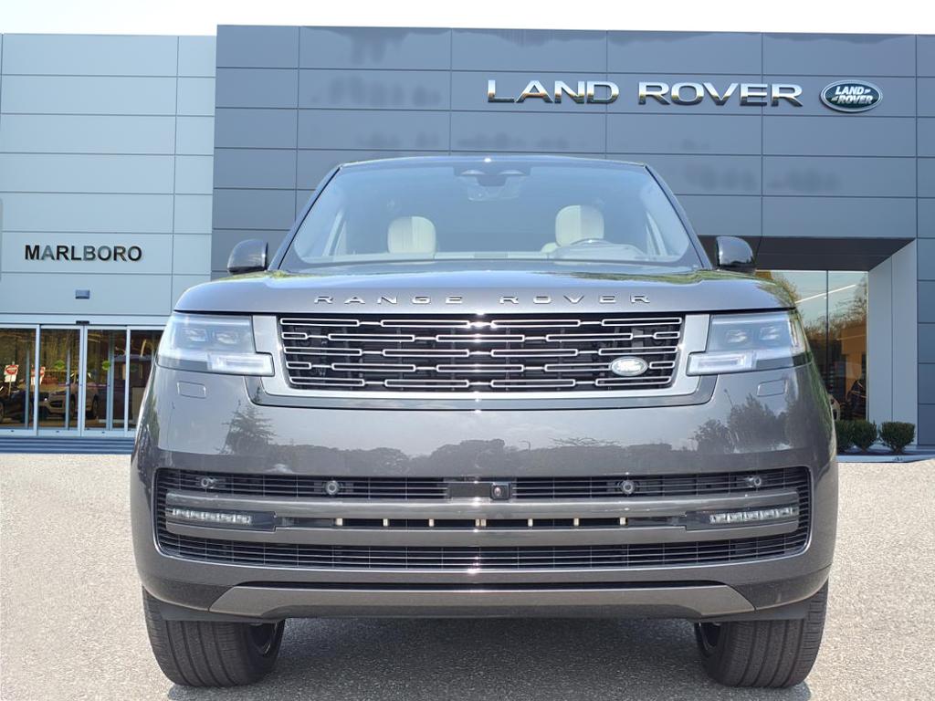 2025 Land Rover Range Rover SE photo 8