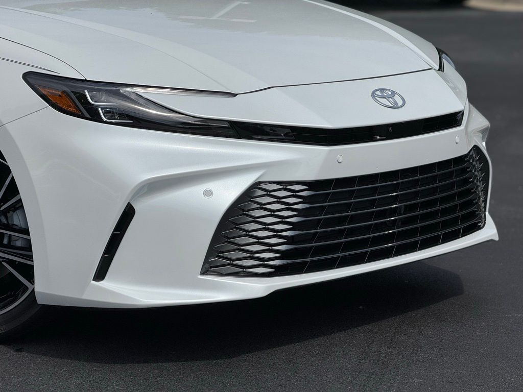 2025 Toyota Camry XLE photo 4