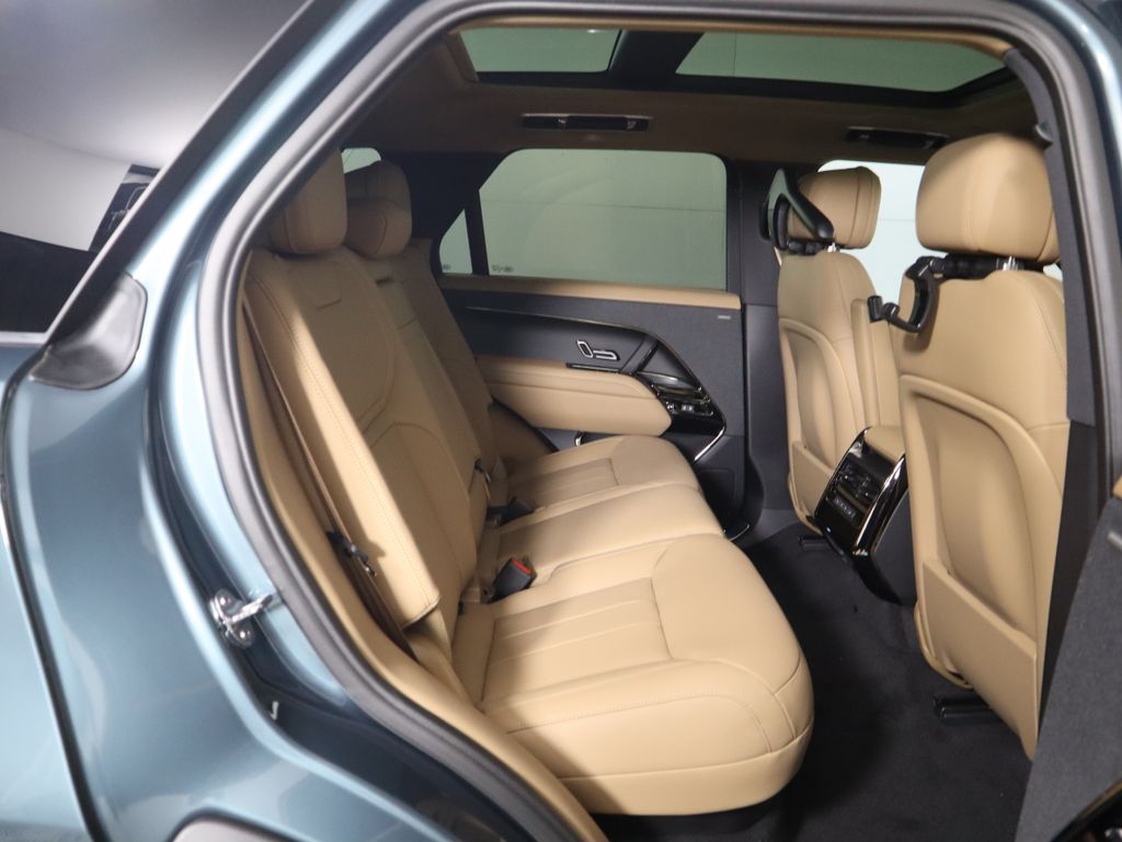 2025 Land Rover Range Rover Sport SE photo 23