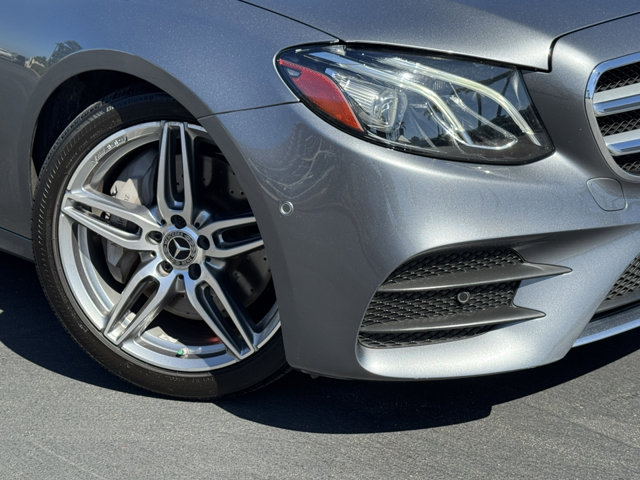 2019 Mercedes Benz E 300 photo 2