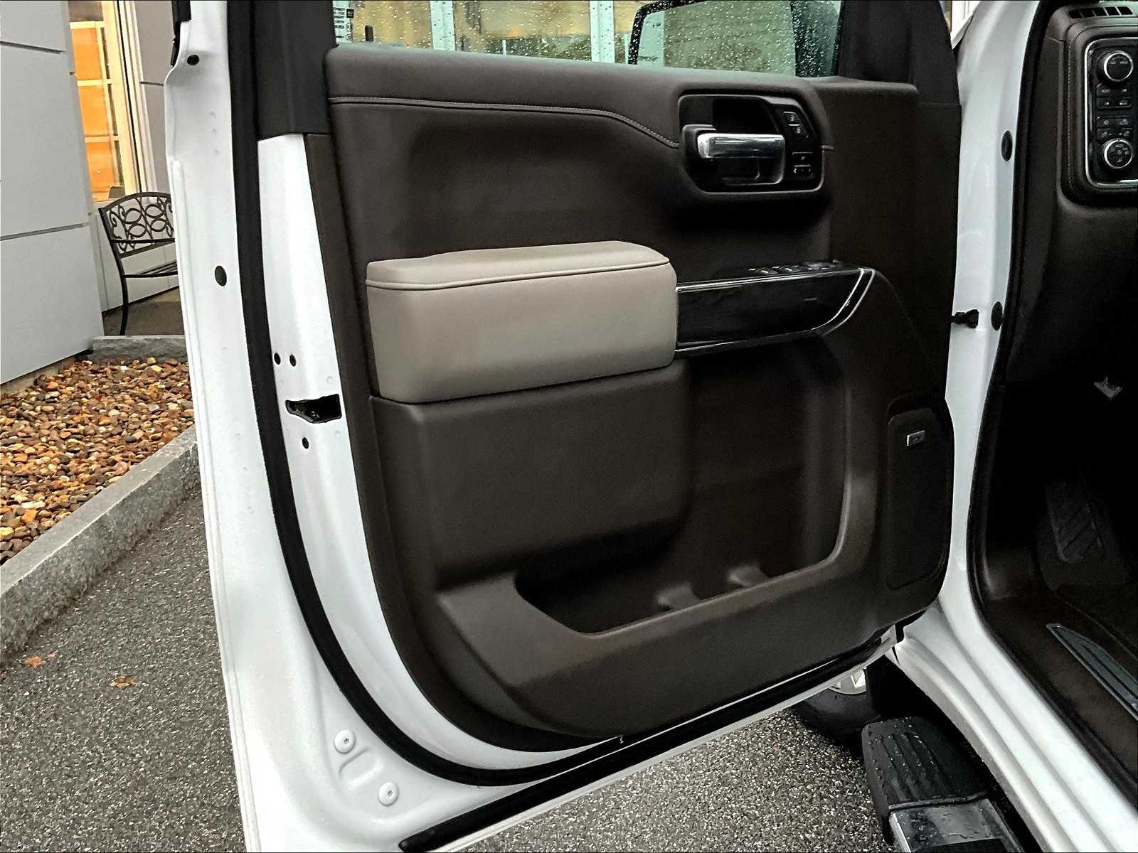 2020 Chevrolet Silverado 1500 LTZ photo 9