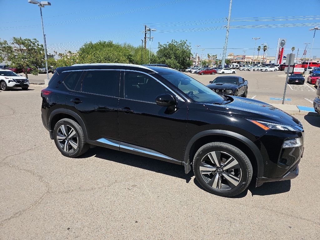 2023 Nissan Rogue SL photo 9