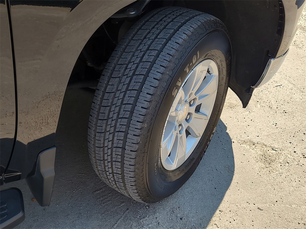 2024 Chevrolet Silverado 1500 LT photo 7