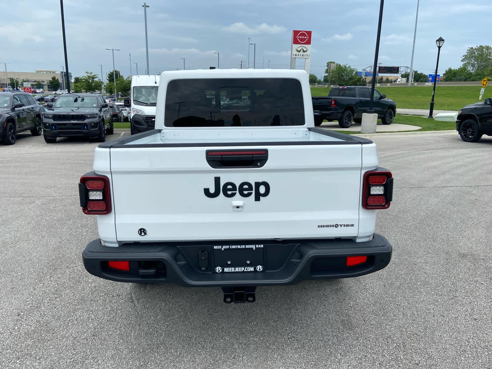 2025 Jeep Gladiator Willys photo 8