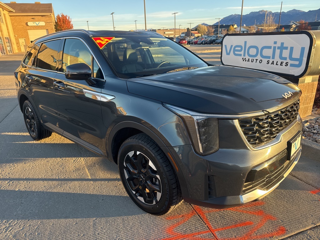 2024 Kia Sorento S's photo
