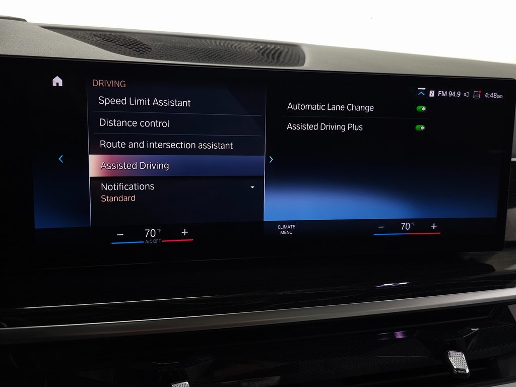 2023 BMW X7 - Image 28