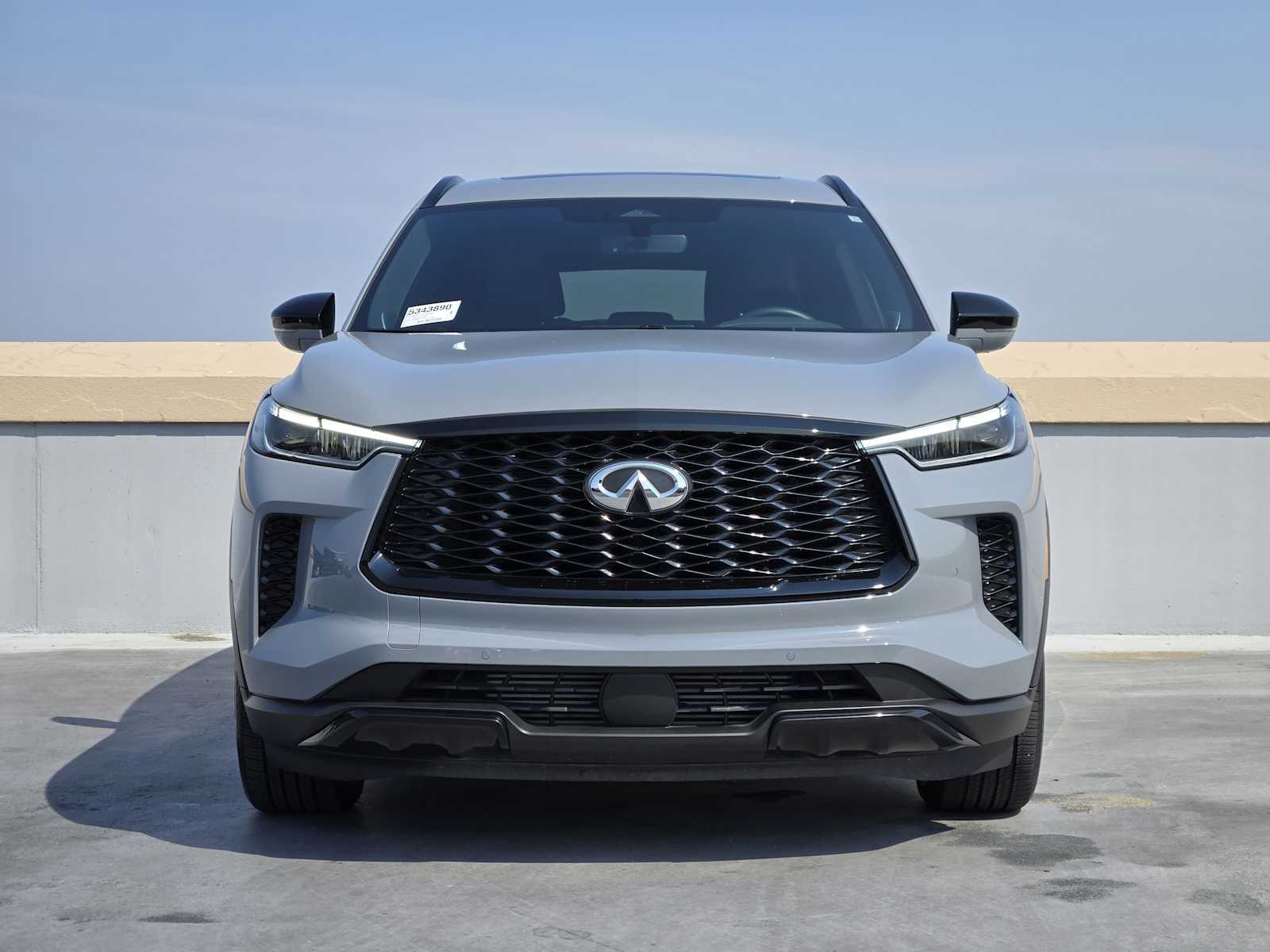 2025 Infiniti QX60 Luxe photo 2