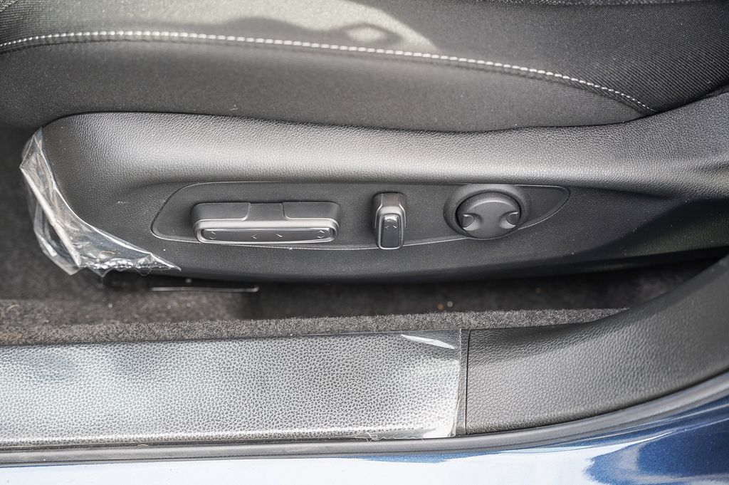 2025 Honda Accord SE photo 22