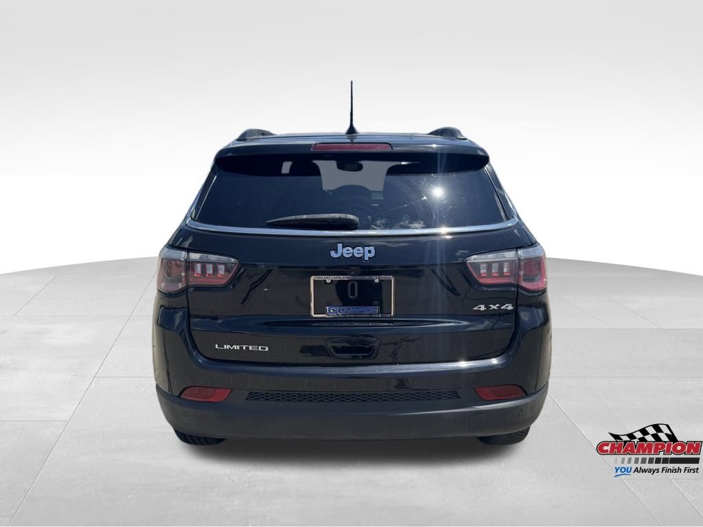 2024 Jeep Compass Latitude photo 4