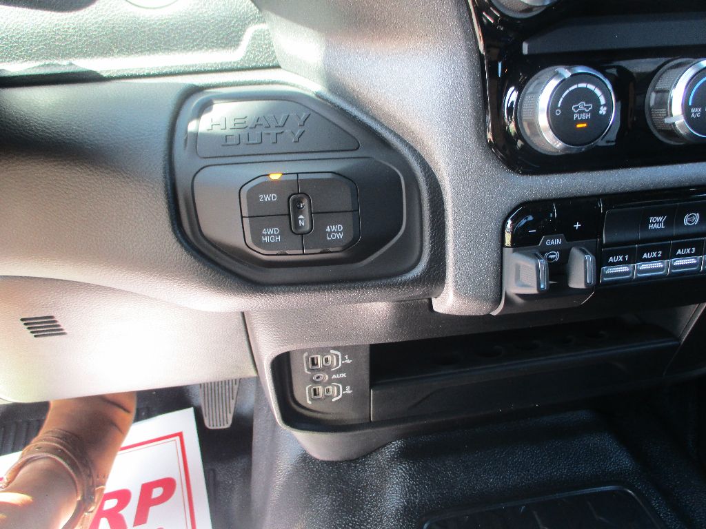 2025 Ram 3500 Tradesman photo 6