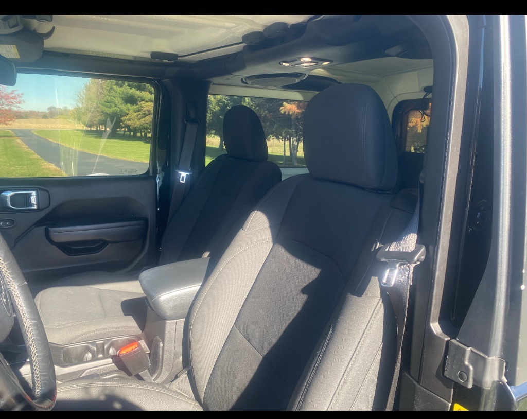 2021 Jeep Wrangler Willys photo 2