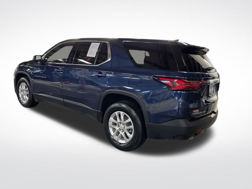 2022 Chevrolet Traverse LS photo 2