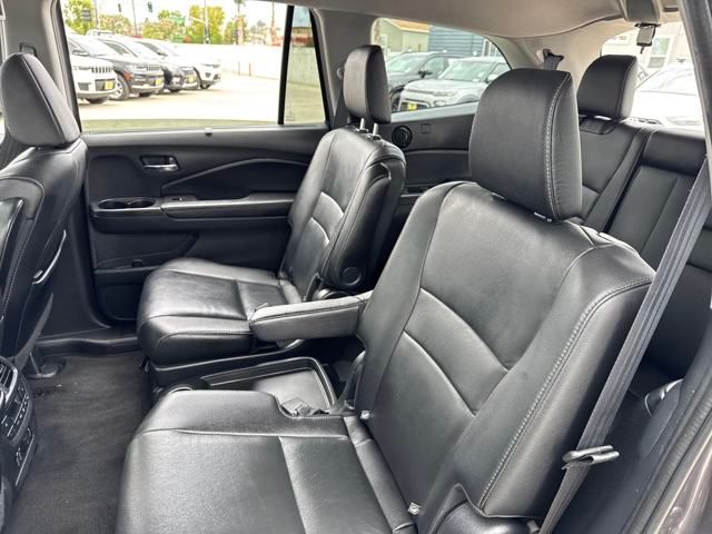 2020 Honda Pilot Touring photo 18