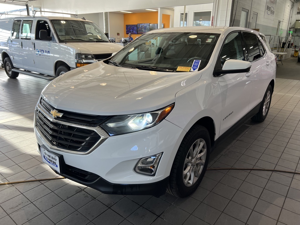 2018 Chevrolet Equinox LT photo 3