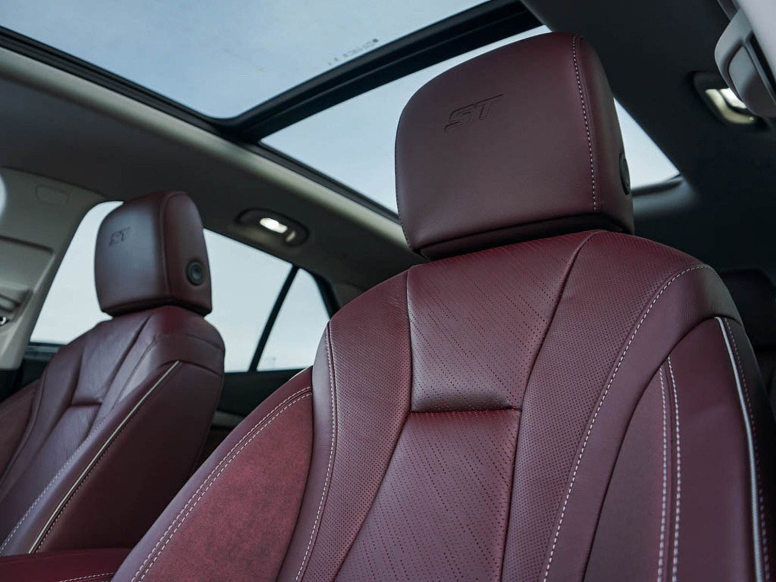 2025 Buick Envision Sport Touring photo 16