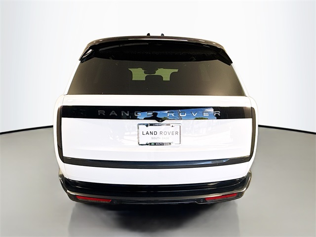 2025 Land Rover Range Rover SE photo 6
