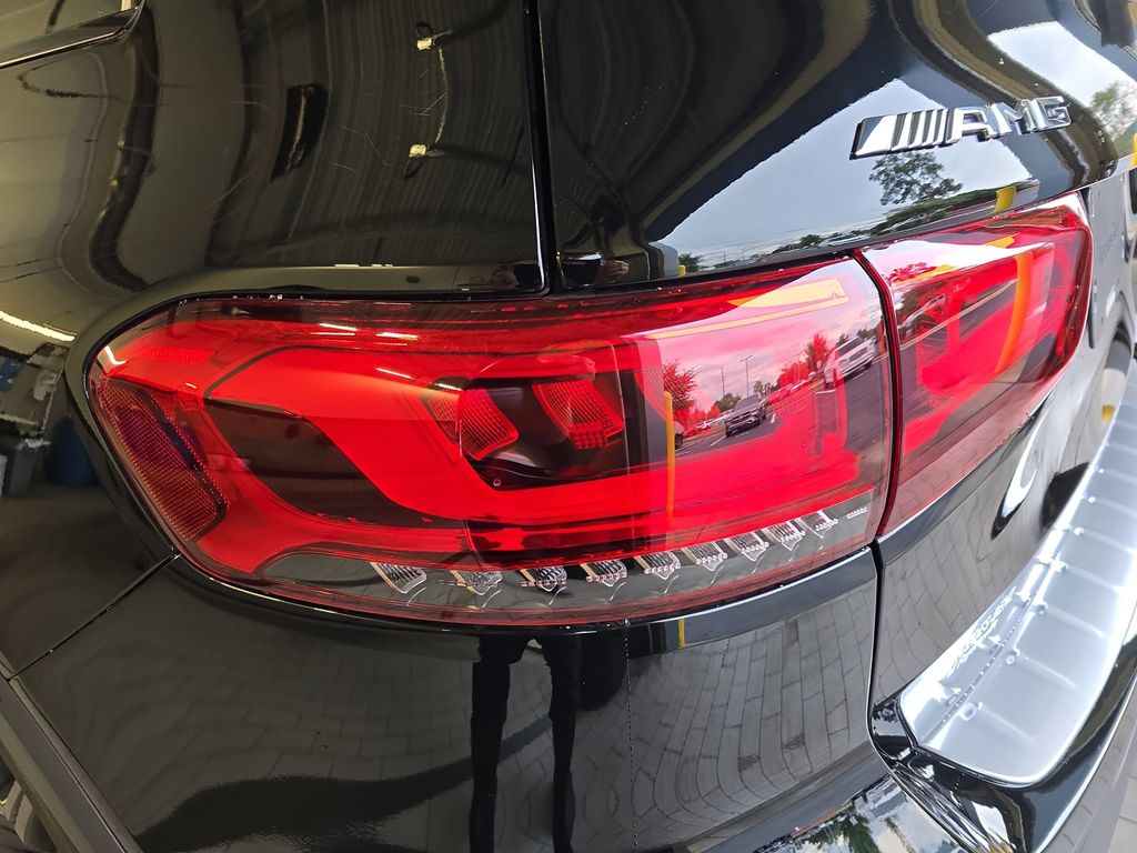2022 Mercedes Benz GLB AMG 35 photo 34
