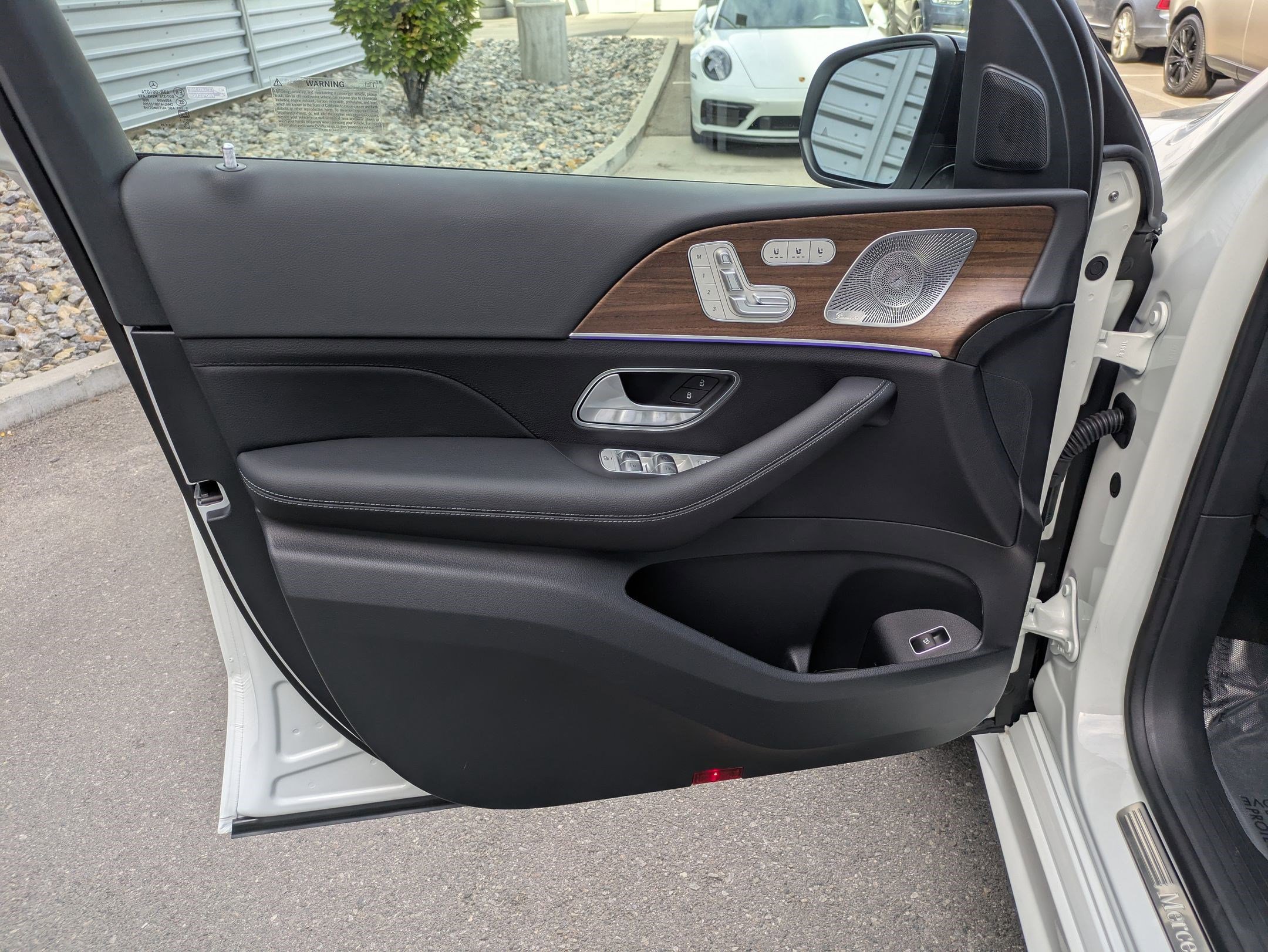 2025 Mercedes Benz GLS 450 4MATIC photo 10