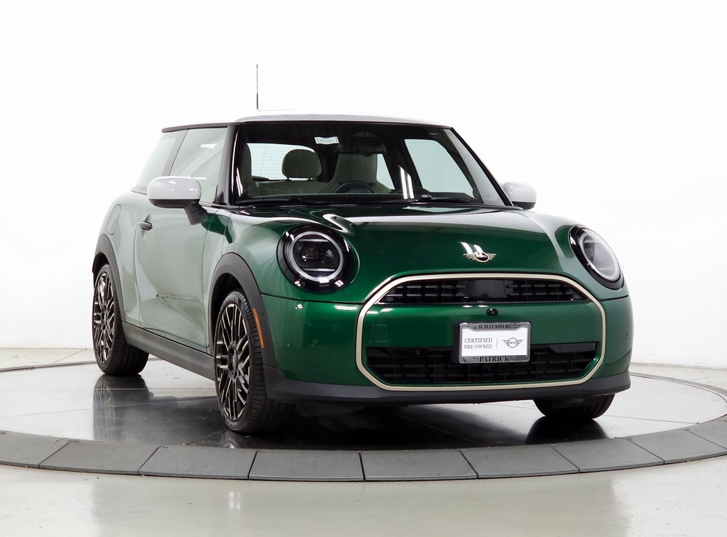 2025 MINI Hardtop 2 Door Base's photo