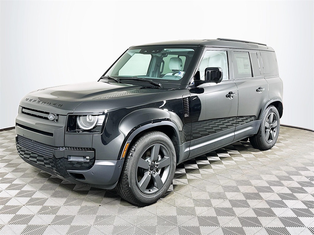 2026 Land Rover Defender S's photo