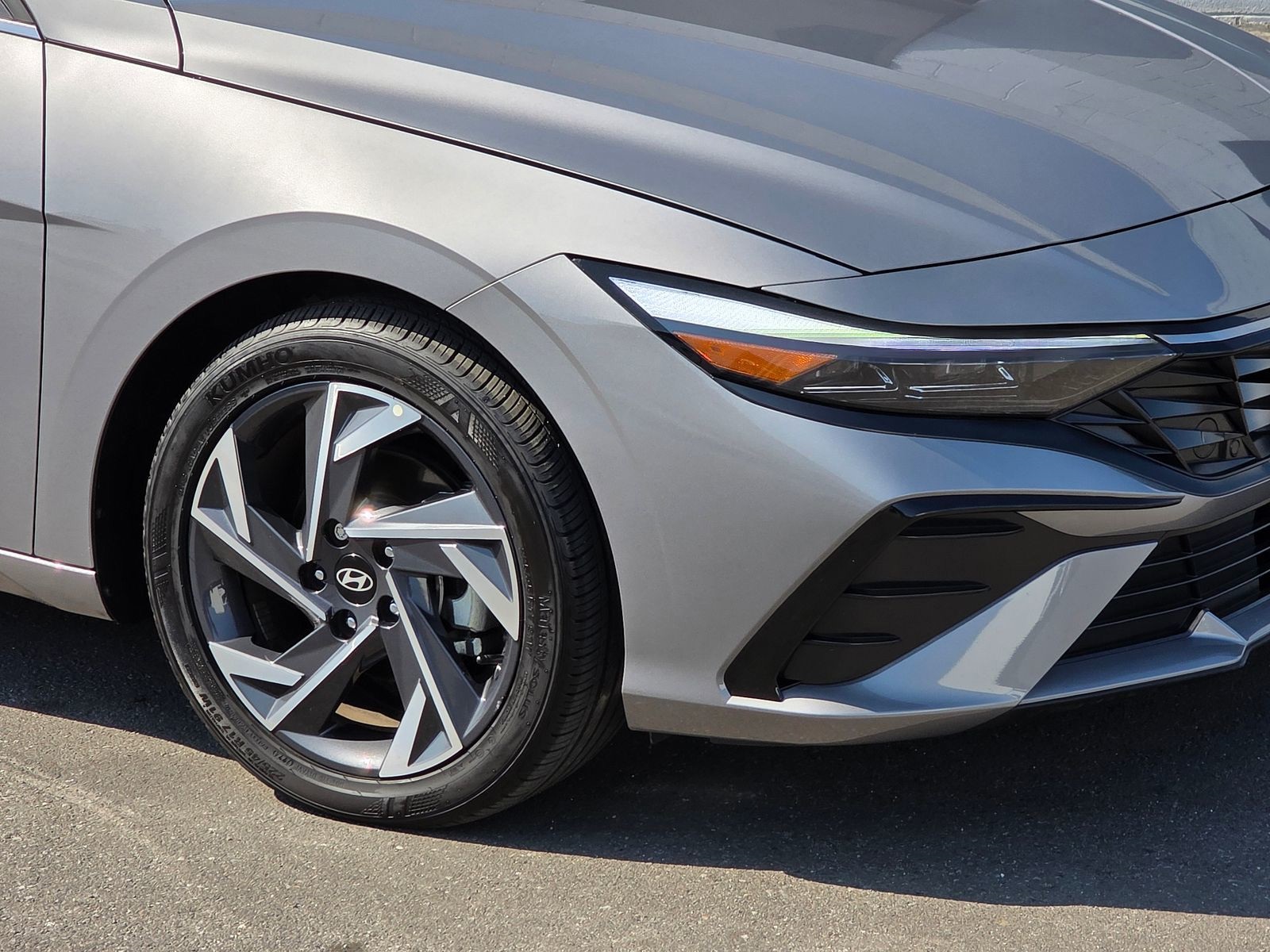 2024 Hyundai Elantra SEL photo 4