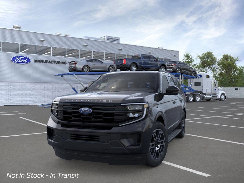 2025 Ford Expedition photo 2