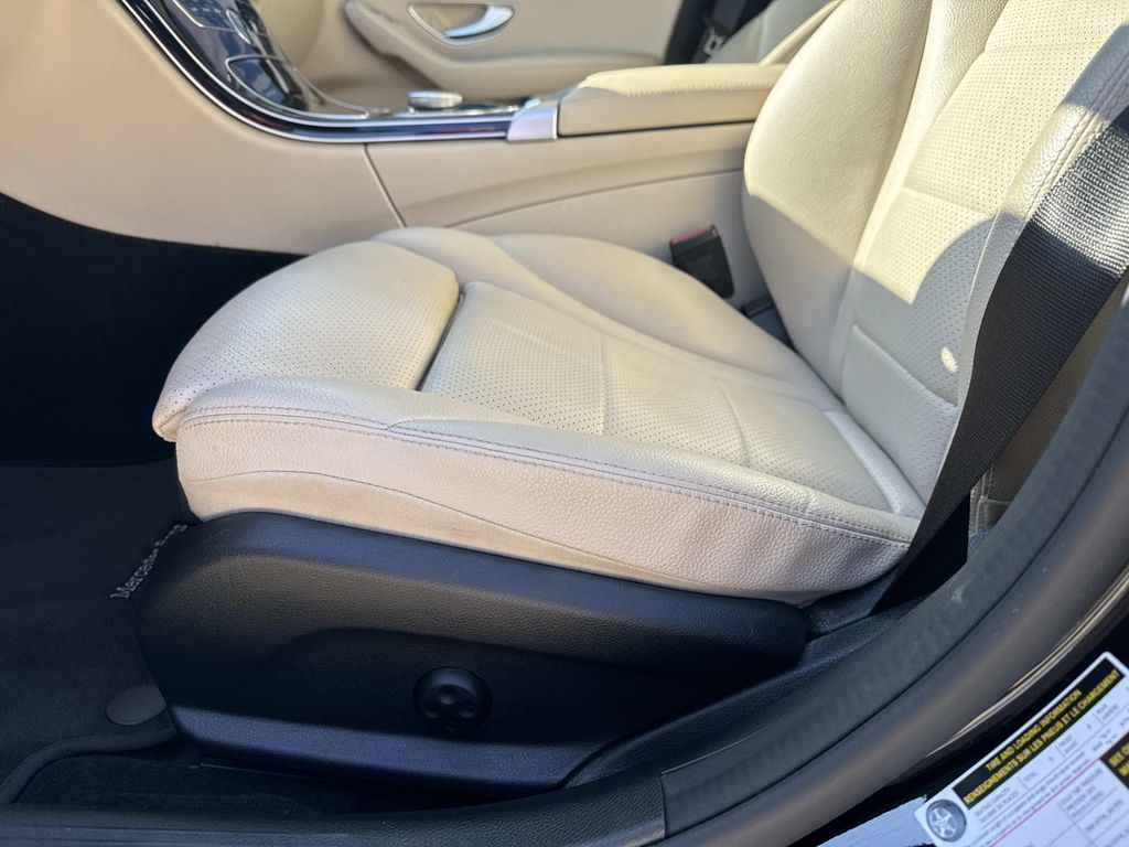 2020 Mercedes Benz C 300 photo 10