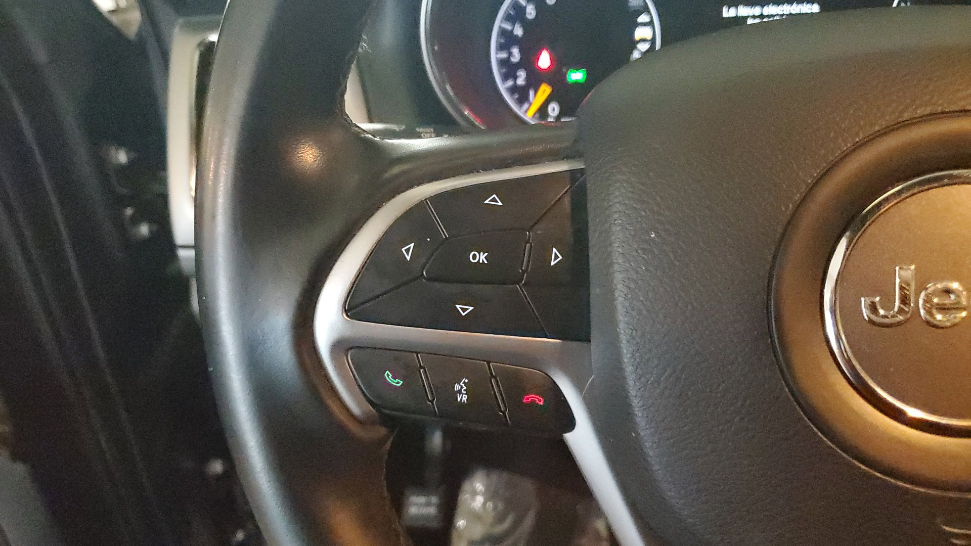 2021 Jeep Grand Cherokee Laredo E photo 23