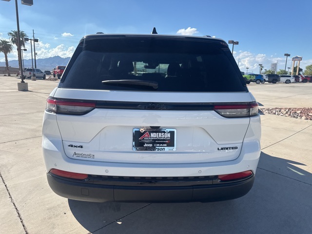 2025 Jeep Grand Cherokee Limited photo 4