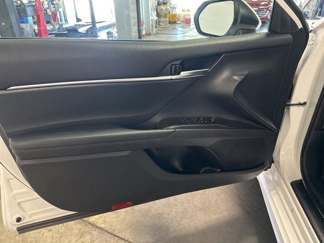 2024 Toyota Camry SE photo 9
