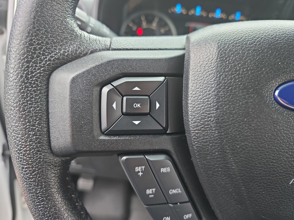 2015 Ford F-150 XLT photo 13