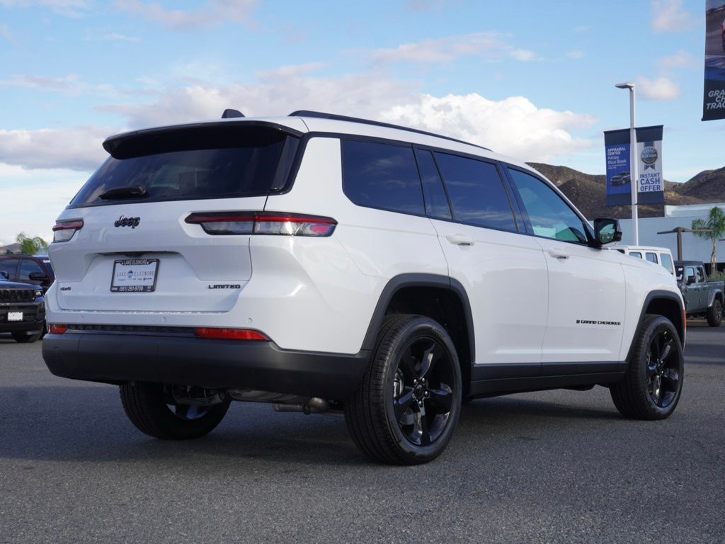 New 2025 Bright White Clear-Coat Exterior Paint Jeep Limited Black Appearance Edition image 3