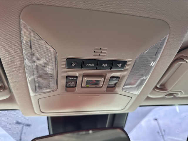 2021 Toyota RAV4 XLE Premium photo 39