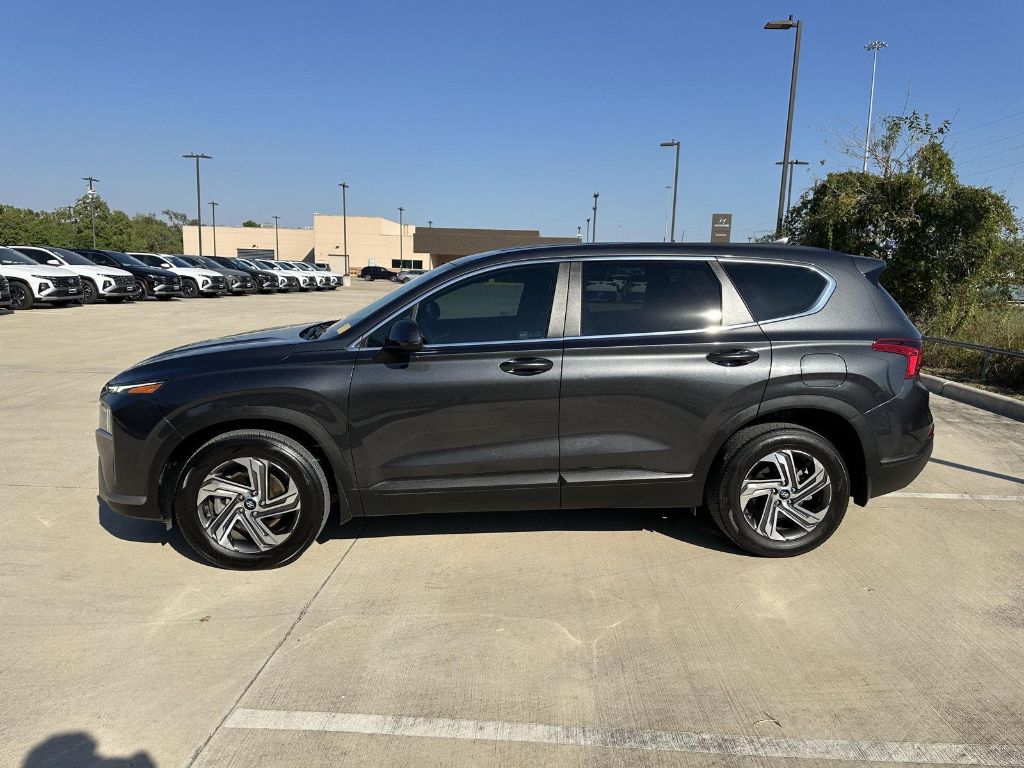 2022 Hyundai Santa Fe SE photo 4