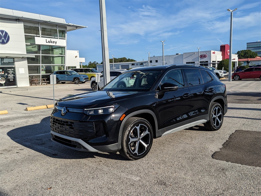 2025 Volkswagen Tiguan SE photo 2