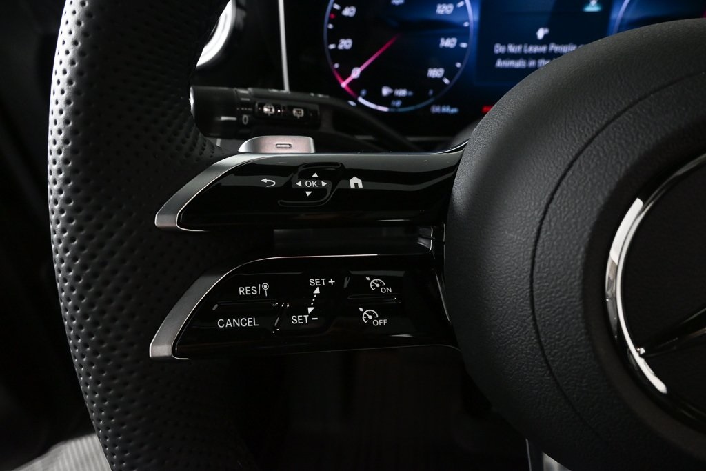 2026 Mercedes Benz GLC 350e 4MATIC photo 4