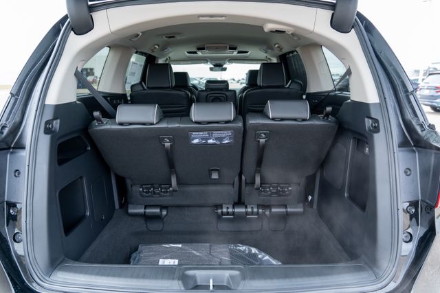 2026 Honda Odyssey Touring photo 17