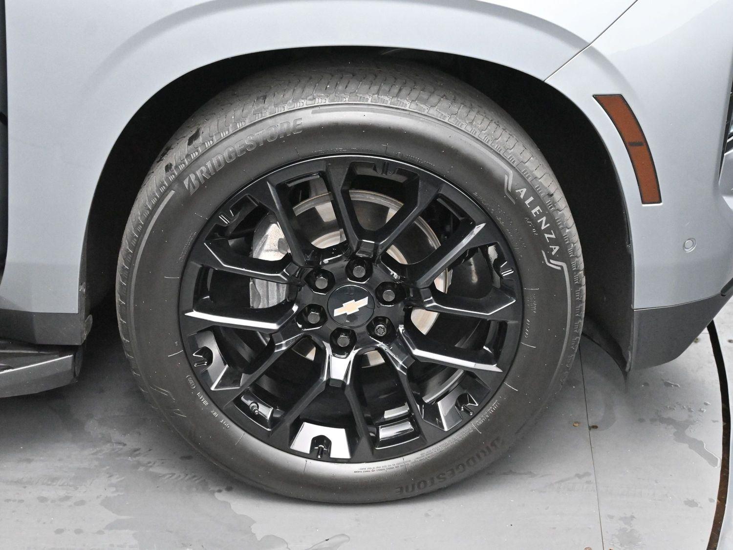 2025 Chevrolet Suburban RST photo 37