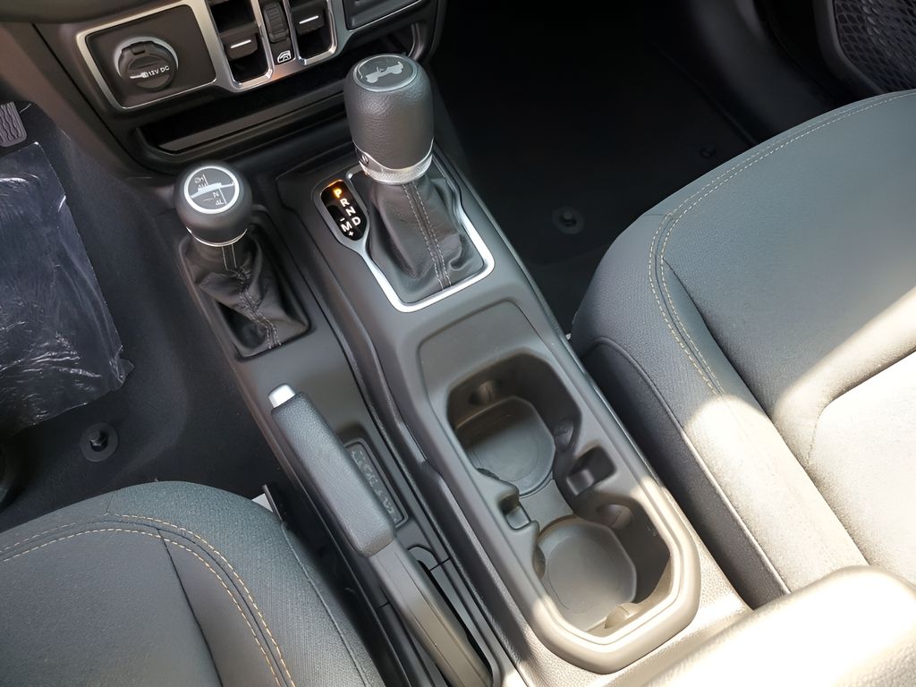 2025 Jeep Wrangler Sport photo 35