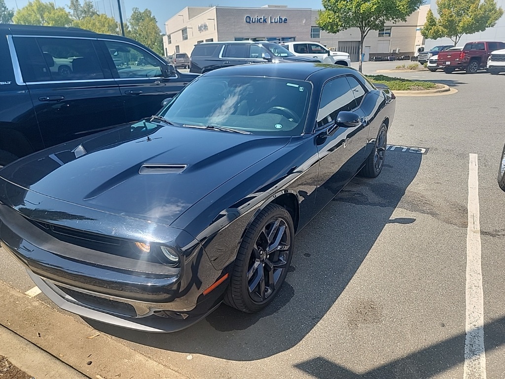 2019 Dodge Challenger SXT photo 3