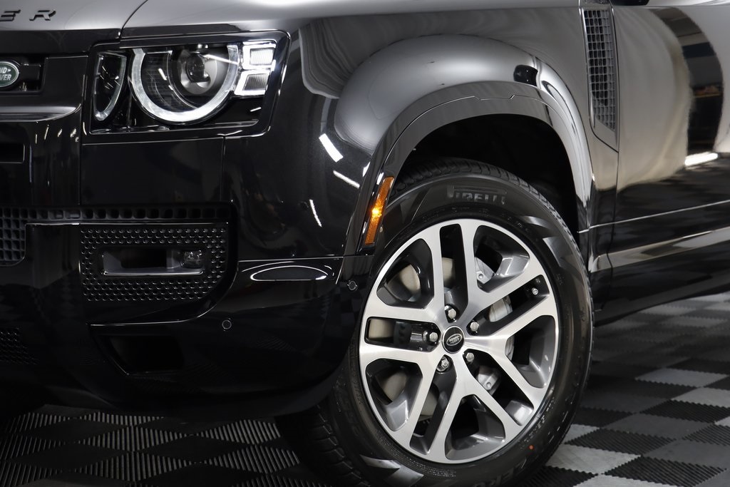 2025 Land Rover Defender 110 X-Dynamic SE photo 2