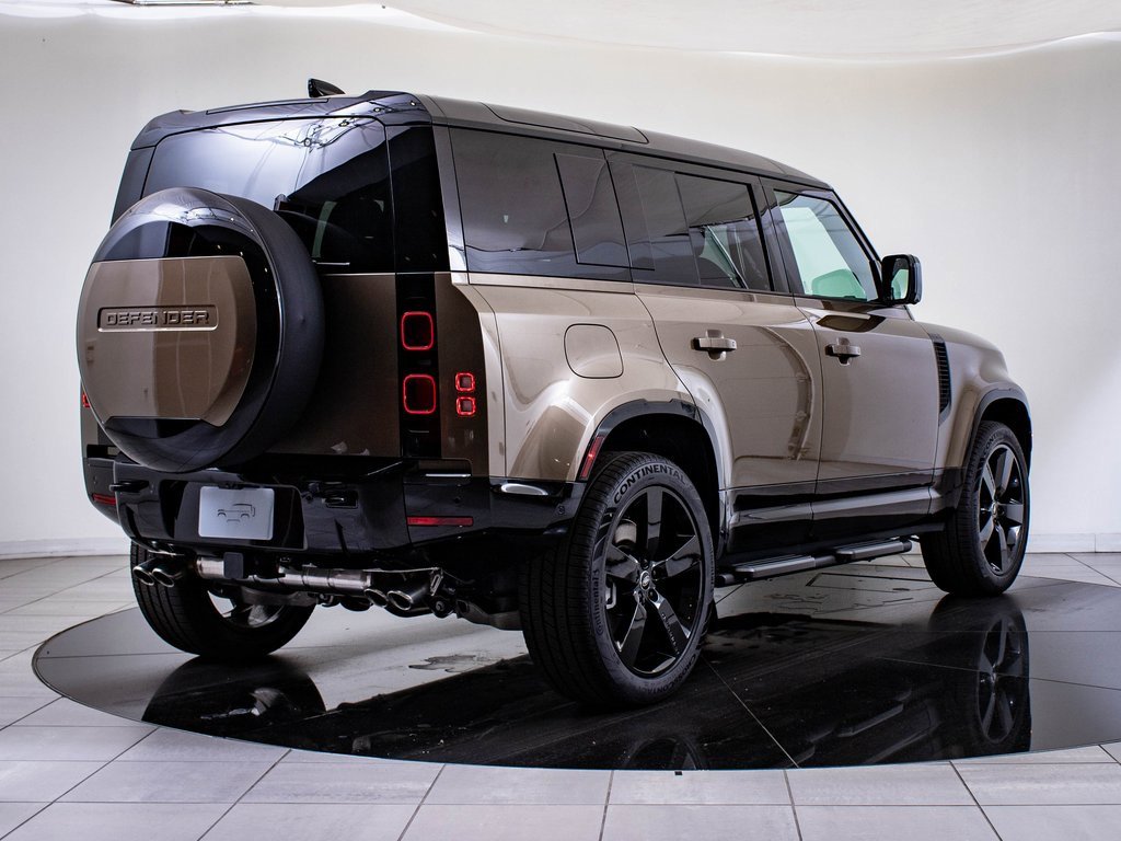 2025 Land Rover Defender 110 X-Dynamic SE photo 9