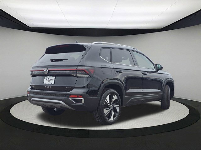 2026 Volkswagen Taos SE photo 4