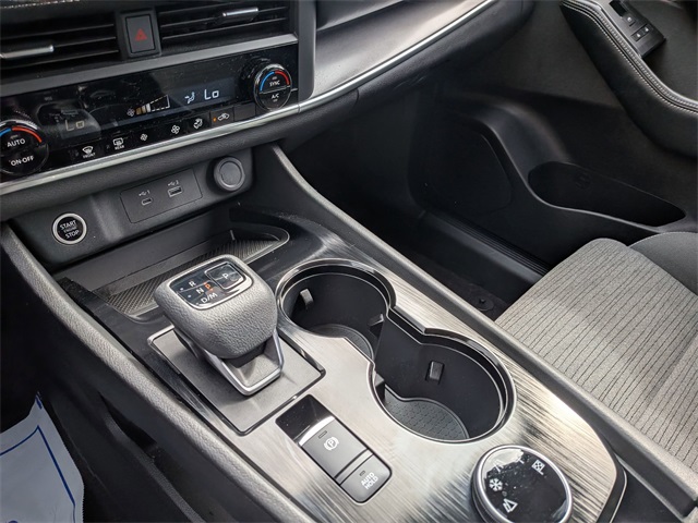 2023 Nissan Rogue SV photo 16
