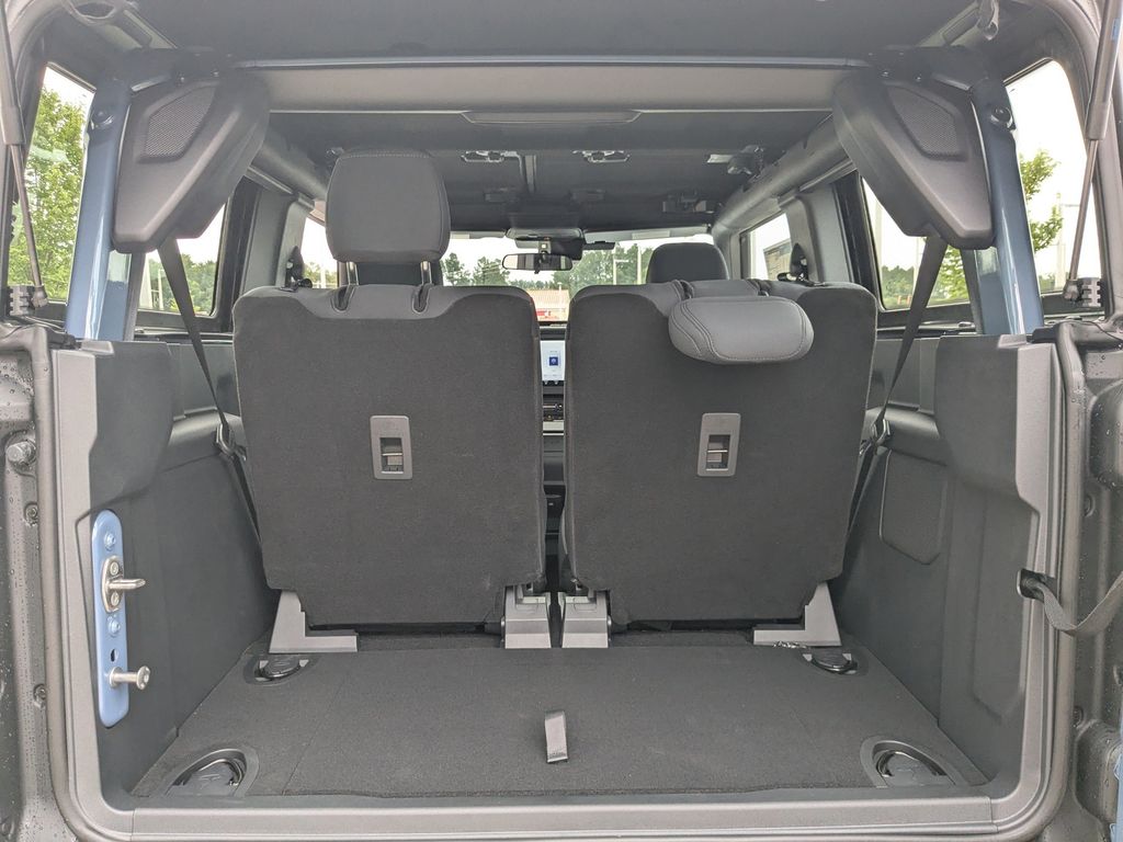 2025 Ford Bronco Base photo 12