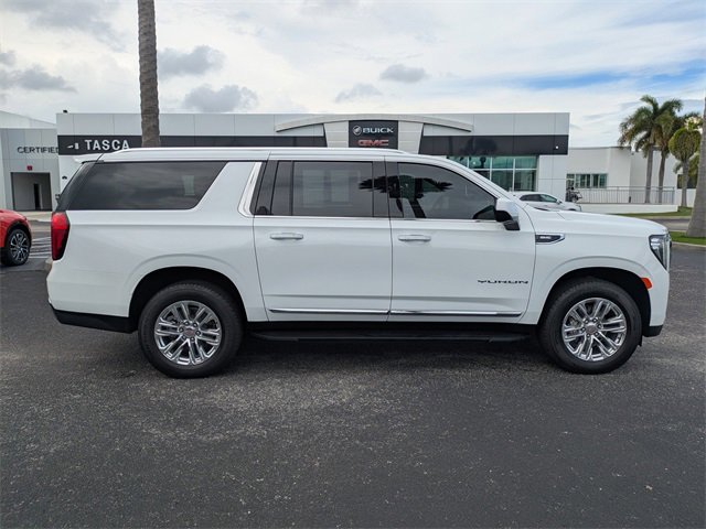 2024 Gmc Yukon XL SLT photo 3