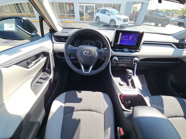 2025 Toyota RAV4 Hybrid XLE photo 21