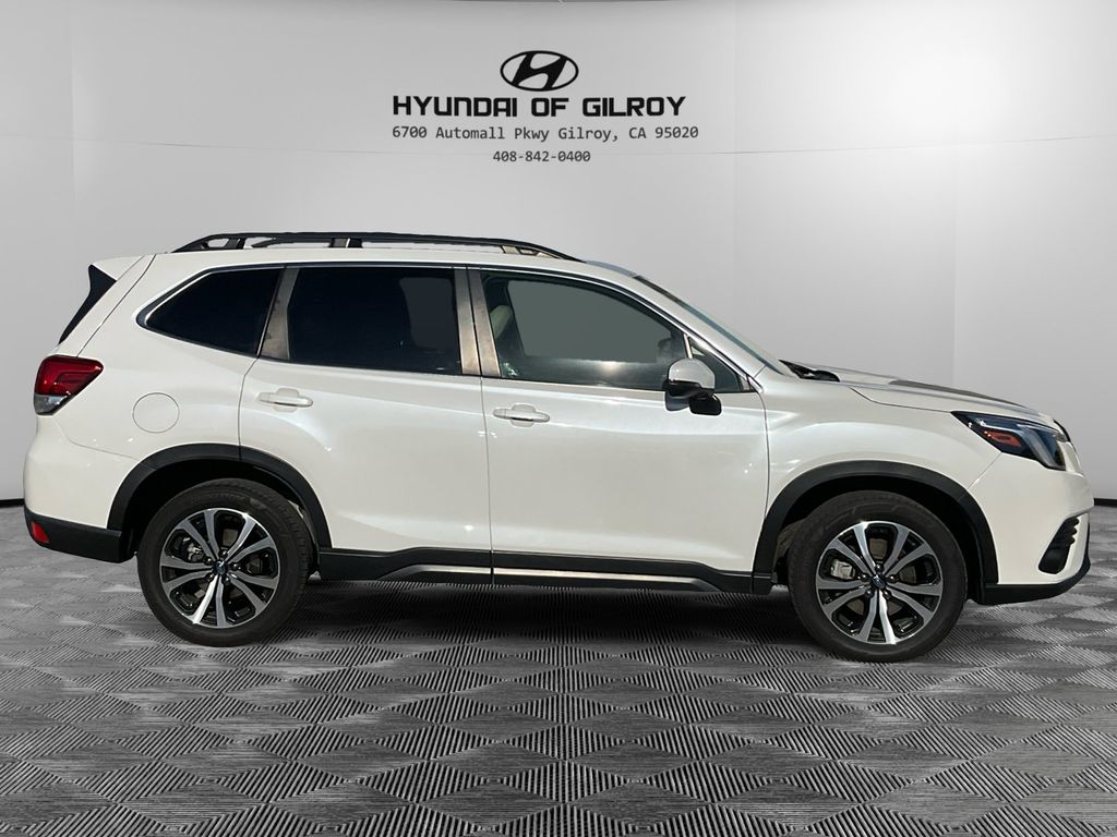 2022 Subaru Forester Limited photo 4